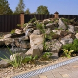 Rock vrt na lokaciji - odaberite, dizajnirajte i ukrasite sami